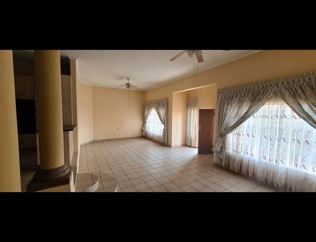 4 BEDROOM FREEHOLD FOR SALE IN CASHAN